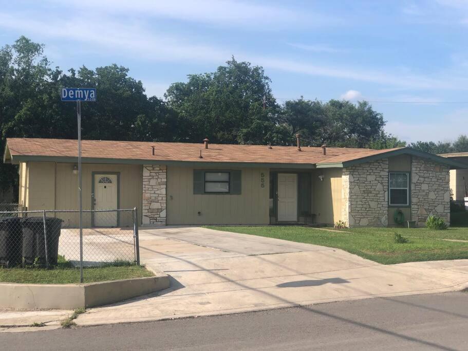 A Smaller Piece Of Heaven, Near By Lackland Afb Apartamento San Antonio